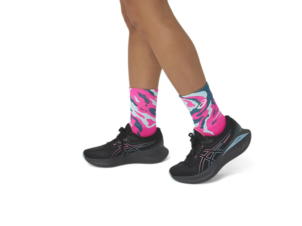 color_camo_run_crew_sock_7.webp Missen ASICS Sokken*Color Camo Run Crew Sock