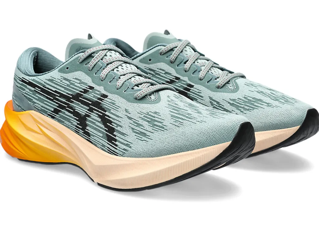 Heren ASICS Hardlopen*Novablast 3